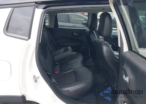 2021 Jeep Compass Altitude 4X4 из США, поврежденный, VIN 3C4NJDBBXMT586529